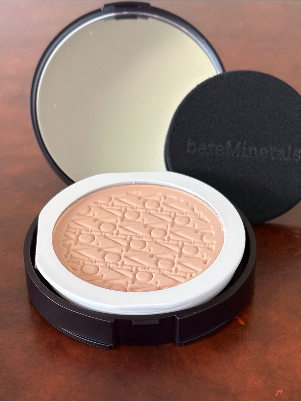 bareMinerals Original Pressed Powder Foundation - Light Beige 09 - NEW IN BOX!
